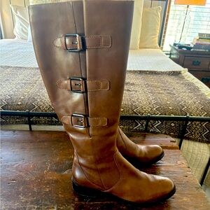 Ecco genuine leather boots.  Excellent condition- hardly worn.  Size 40